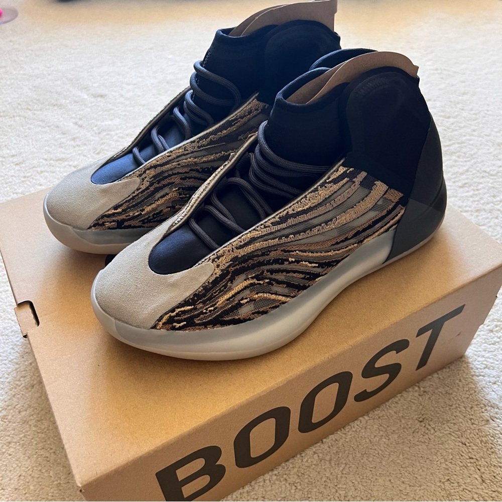 Yeezy QNTM Boost Amber Tint. Brand new, with box and tags